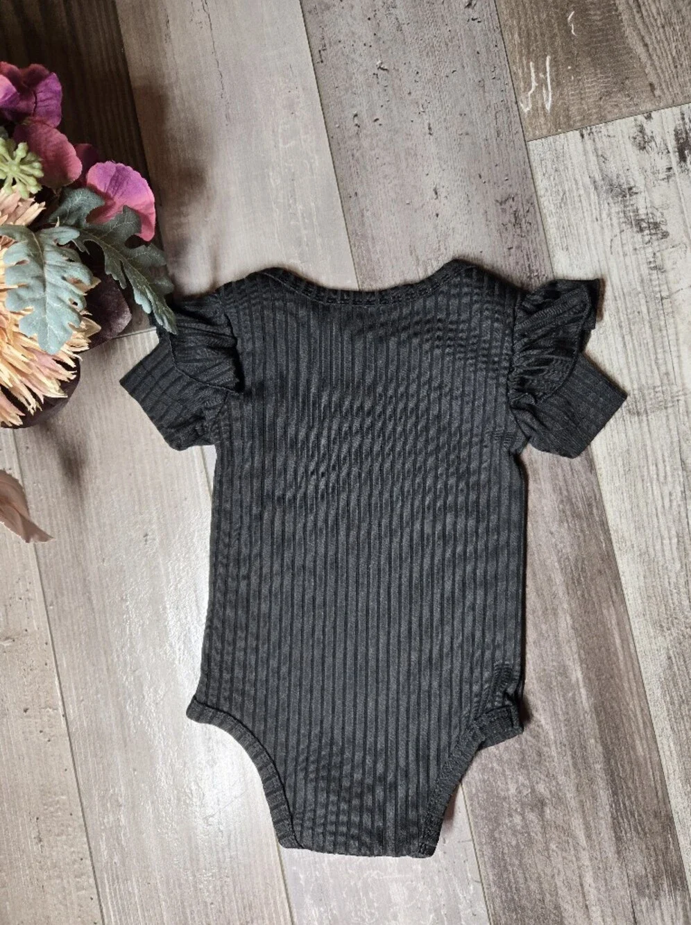 Black Ribbed Flutter-Sleeve Baby Girl One-Piece Bodysuit Size 0-3M NWOT
